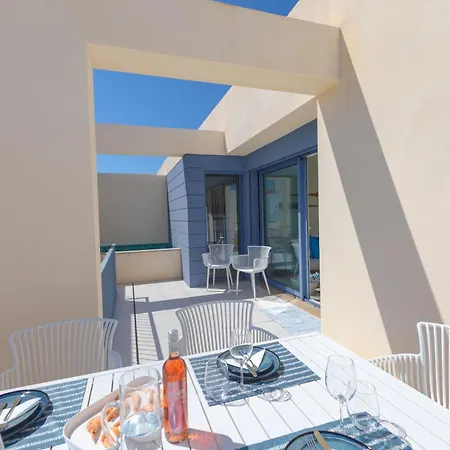 Modern 3br Family Apt, Private Pool, Near Ria Formosa Lägenhet