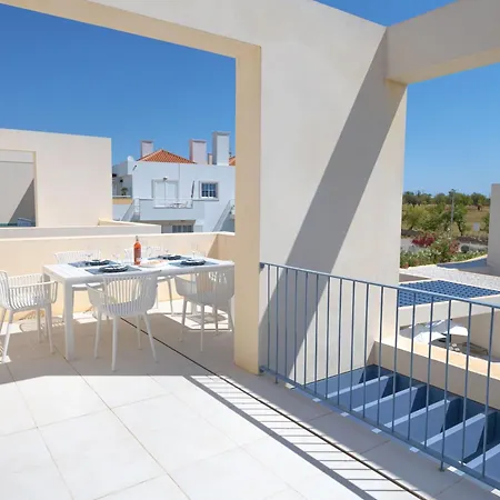 Modern 3br Family Apt, Private Pool, Near Ria Formosa Lägenhet