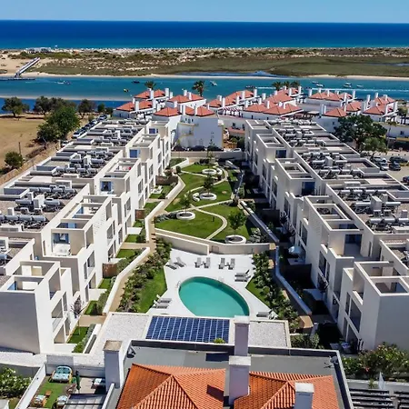 Modern 3br Family Apt, Private Pool, Near Ria Formosa Apartmán