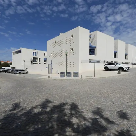 Modern 3br Family Apt, Private Pool, Near Ria Formosa